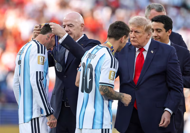 Argentina recibe sus medallas de subcampeón